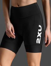 Load image into Gallery viewer, WOMENS TRI SHORTS 6"  | 2XU - Style CORE

