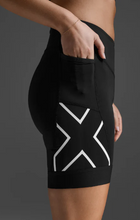 Load image into Gallery viewer, WOMENS TRI SHORTS 6"  | 2XU - Style CORE
