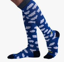 Load image into Gallery viewer, COMPRESSION  Flight Socks   | 2XU -  Style UNISEX -Bamboo Charcol
